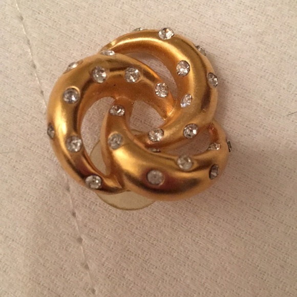 Lovely vintage gold tone and rhinestone earrings and necklace​ - Picture 3 of 6